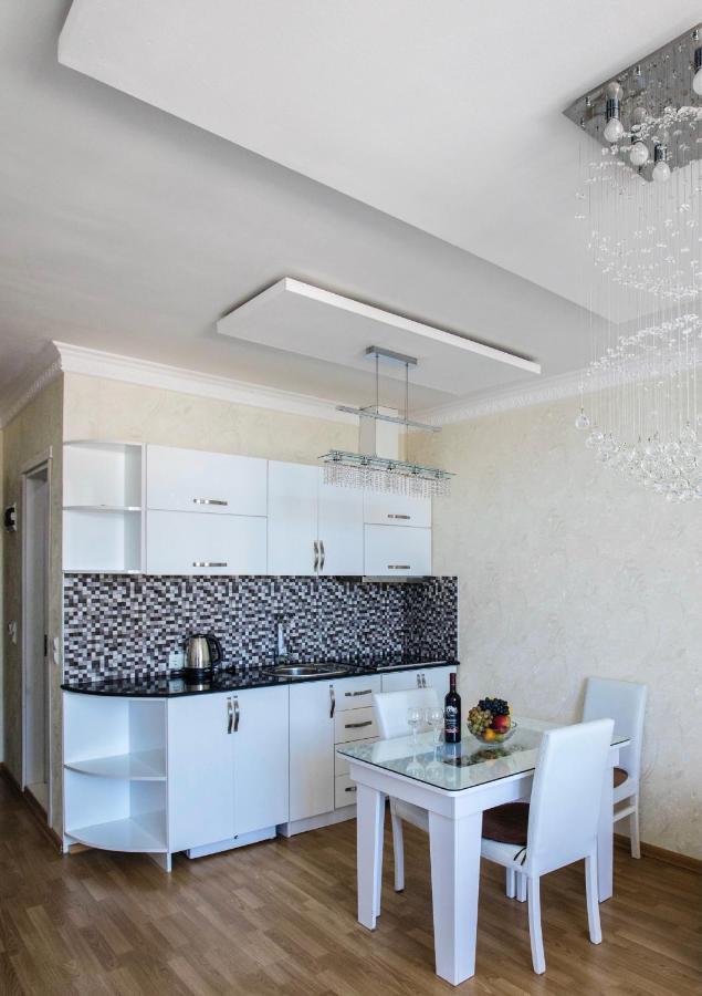 Tina'S Apartments With Panoramic Sea View Batumi Exterior foto
