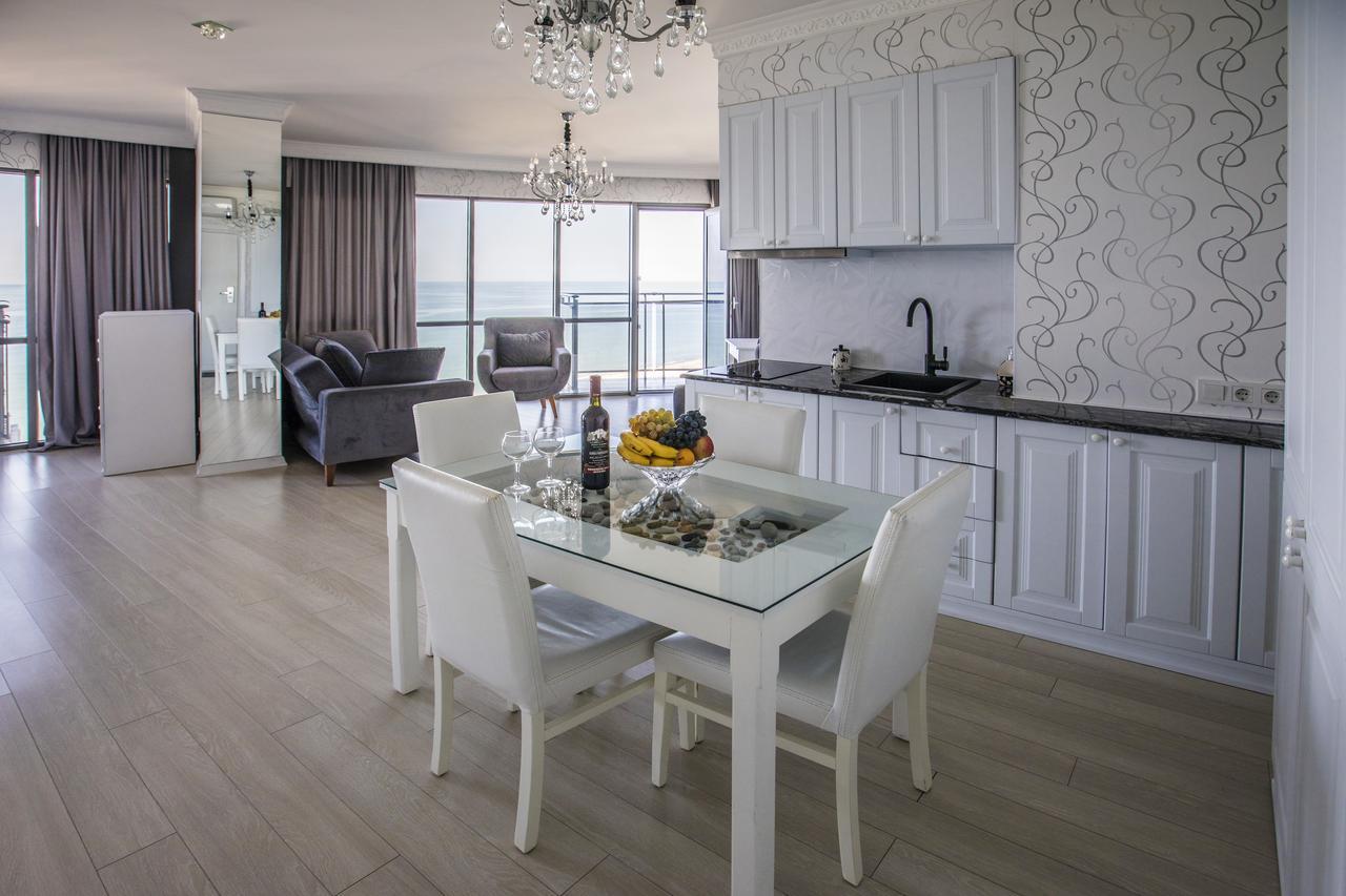 Tina'S Apartments With Panoramic Sea View Batumi Exterior foto